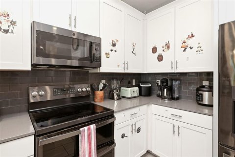 Casa en venta en Kissimmee, Florida, 7 dormitorios, 371.05 m2 № 2121674 - foto 16