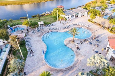 Casa en venta en Kissimmee, Florida, 7 dormitorios, 371.05 m2 № 2121674 - foto 4