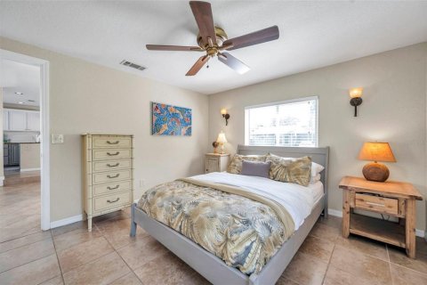 Casa en alquiler en Gulfport, Florida, 2 dormitorios, 102.56 m2 № 1669873 - foto 26