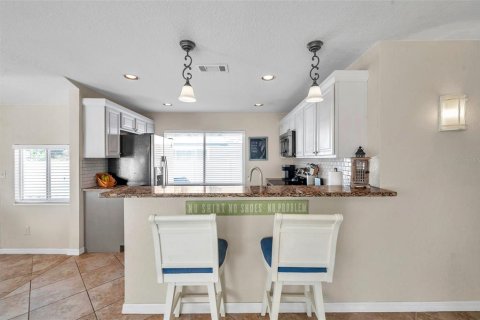 Villa ou maison à louer à Gulfport, Floride: 2 chambres, 102.56 m2 № 1669873 - photo 12