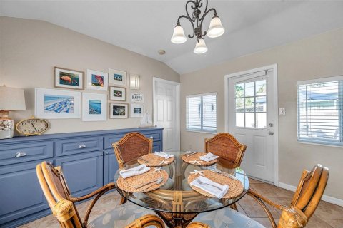 Villa ou maison à louer à Gulfport, Floride: 2 chambres, 102.56 m2 № 1669873 - photo 18