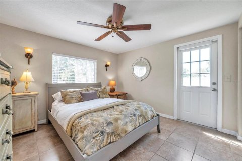 Casa en alquiler en Gulfport, Florida, 2 dormitorios, 102.56 m2 № 1669873 - foto 22