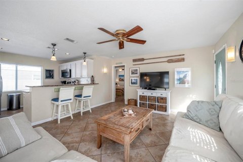 Casa en alquiler en Gulfport, Florida, 2 dormitorios, 102.56 m2 № 1669873 - foto 7