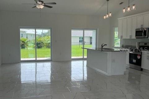 Casa en alquiler en Rotonda, Florida, 3 dormitorios, 139.07 m2 № 1439179 - foto 12
