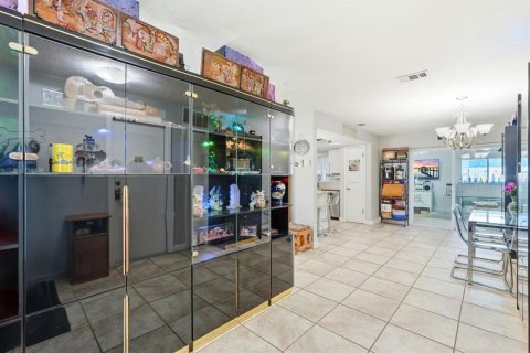 Villa ou maison à vendre à Deltona, Floride: 3 chambres, 116.5 m2 № 2302207 - photo 5