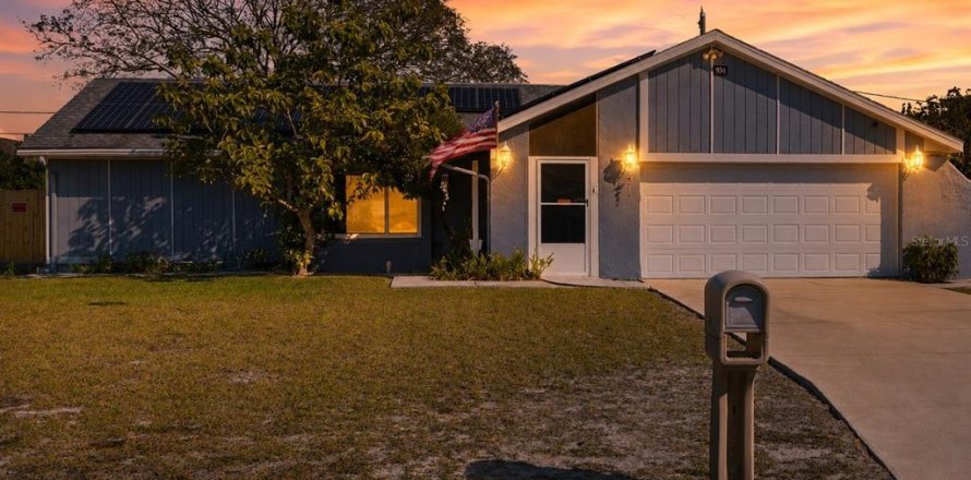 Villa ou maison à Deltona, Floride 3 chambres, 116.5 m2 № 2302207