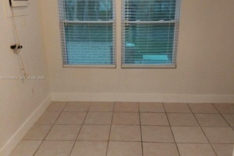 House in Pompano Beach, Florida 3 bedrooms, 95.69 sq.m. № 2068213 - photo 8