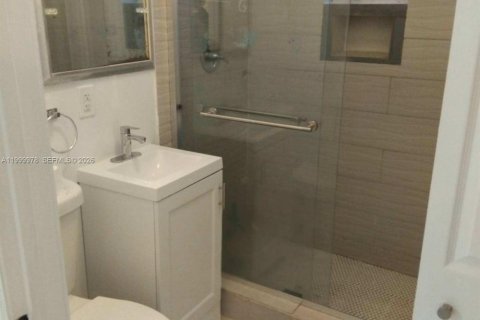 House in Pompano Beach, Florida 3 bedrooms, 95.69 sq.m. № 2068213 - photo 10