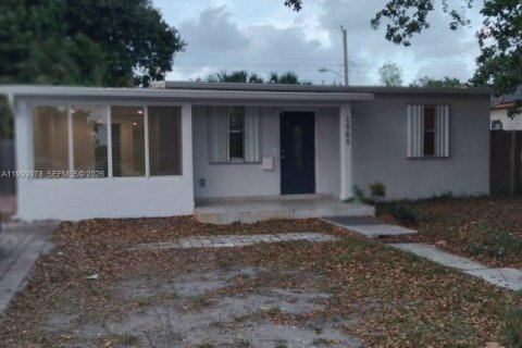 House in Pompano Beach, Florida 3 bedrooms, 95.69 sq.m. № 2068213 - photo 12