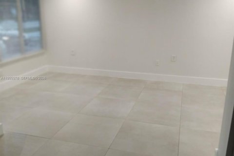 House in Pompano Beach, Florida 3 bedrooms, 95.69 sq.m. № 2068213 - photo 5