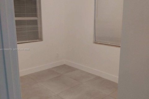 House in Pompano Beach, Florida 3 bedrooms, 95.69 sq.m. № 2068213 - photo 7