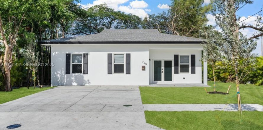 Дом в Майами, Флорида 3 спальни, 136.57м2 № 1990106