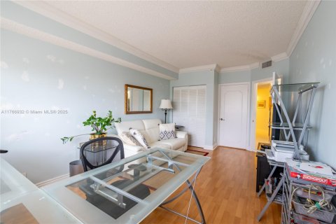 Copropriété à vendre à Bay Harbor Islands, Floride: 2 chambres, 150.5 m2 № 1701527 - photo 9