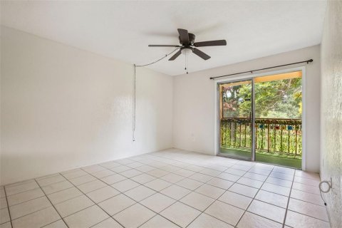 Condo in Orlando, Florida, 2 bedrooms № 2383470 - photo 10