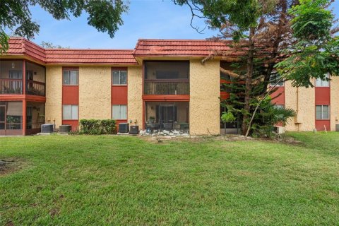 Condo in Orlando, Florida, 2 bedrooms № 2383470 - photo 25