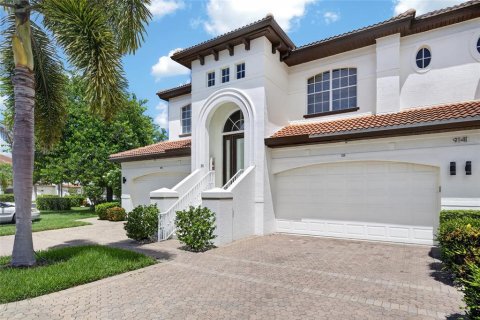 House in Bonita Springs, Florida 2 bedrooms, 172.8 sq.m. № 2219651 - photo 2