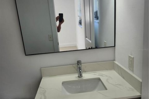 Appartement à louer à Punta Gorda, Floride: 2 chambres, 83.61 m2 № 2128343 - photo 10