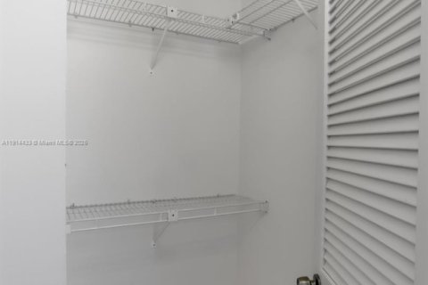 Купить таунхаус в Веллингтон, Флорида 3 спальни, 193.61м2, № 1969991 - фото 27