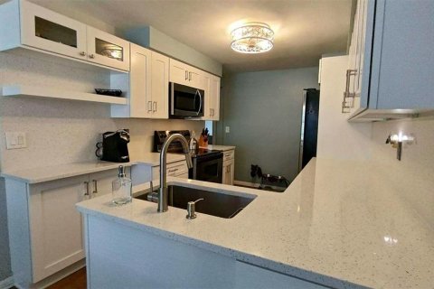 Villa ou maison à louer à Largo, Floride: 3 chambres, 135.82 m2 № 2380825 - photo 10