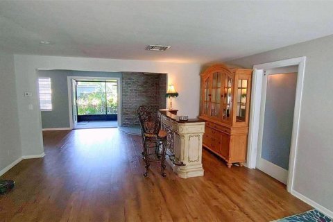 Villa ou maison à louer à Largo, Floride: 3 chambres, 135.82 m2 № 2380825 - photo 5