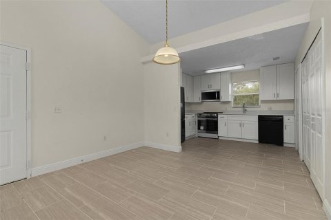 Apartamento en alquiler en Kissimmee, Florida, 3 dormitorios, 104.24 m2 № 1870274 - foto 5