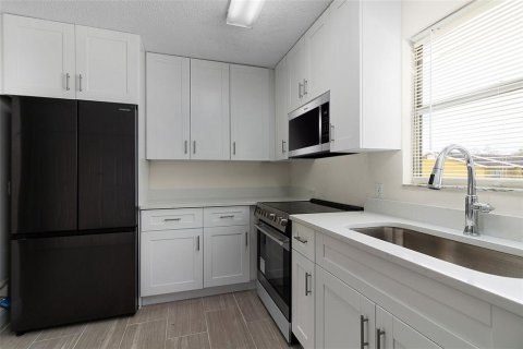 Apartamento en alquiler en Kissimmee, Florida, 3 dormitorios, 104.24 m2 № 1870274 - foto 9