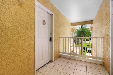 Apartamento en alquiler en Kissimmee, Florida, 3 dormitorios, 104.24 m2 № 1870274 - foto 2