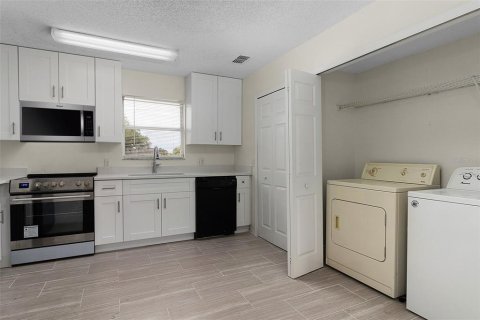 Apartamento en alquiler en Kissimmee, Florida, 3 dormitorios, 104.24 m2 № 1870274 - foto 6