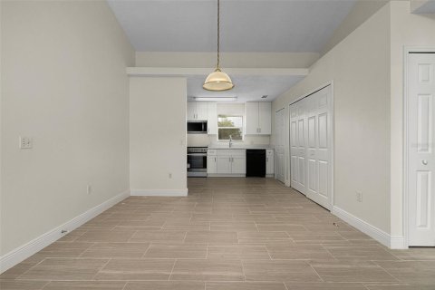 Apartamento en alquiler en Kissimmee, Florida, 3 dormitorios, 104.24 m2 № 1870274 - foto 4