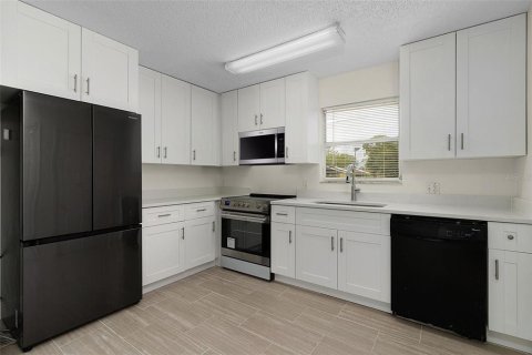 Apartamento en alquiler en Kissimmee, Florida, 3 dormitorios, 104.24 m2 № 1870274 - foto 8