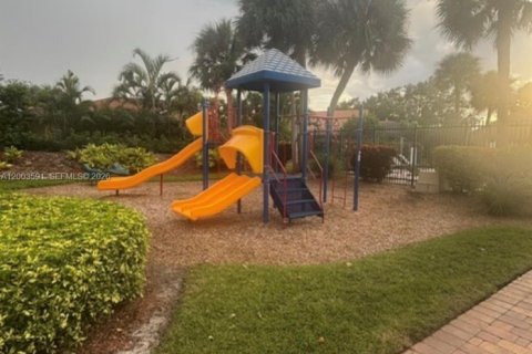 House in Boca Raton, Florida 4 bedrooms, 226.68 sq.m. № 2068667 - photo 7