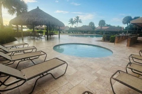 House in Boca Raton, Florida 4 bedrooms, 226.68 sq.m. № 2068667 - photo 4