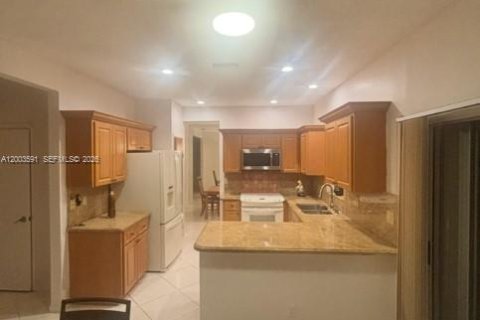 House in Boca Raton, Florida 4 bedrooms, 226.68 sq.m. № 2068667 - photo 8