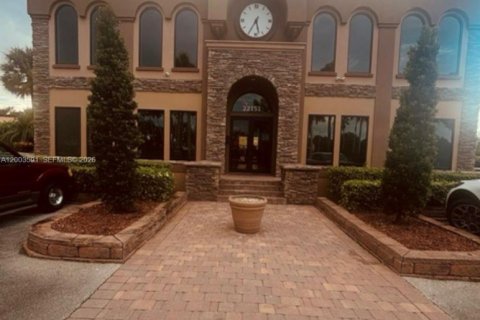 House in Boca Raton, Florida 4 bedrooms, 226.68 sq.m. № 2068667 - photo 3