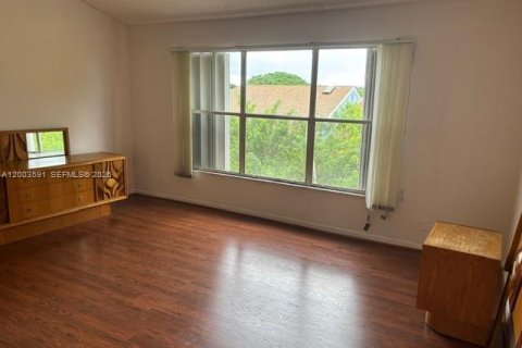 House in Boca Raton, Florida 4 bedrooms, 226.68 sq.m. № 2068667 - photo 20