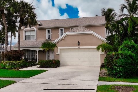 House in Boca Raton, Florida 4 bedrooms, 226.68 sq.m. № 2068667