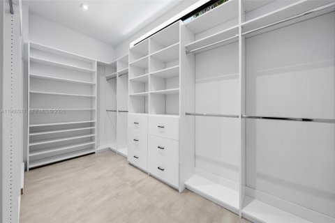 Villa ou maison à vendre à Fort Lauderdale, Floride: 5 chambres, 401.8 m2 № 2049514 - photo 30