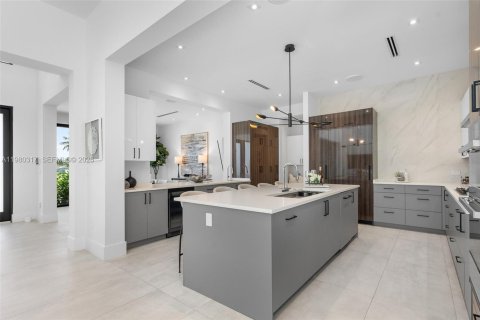 Villa ou maison à vendre à Fort Lauderdale, Floride: 5 chambres, 401.8 m2 № 2049514 - photo 16