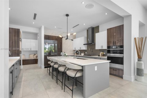 Villa ou maison à vendre à Fort Lauderdale, Floride: 5 chambres, 401.8 m2 № 2049514 - photo 15