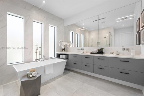 Villa ou maison à vendre à Fort Lauderdale, Floride: 5 chambres, 401.8 m2 № 2049514 - photo 28