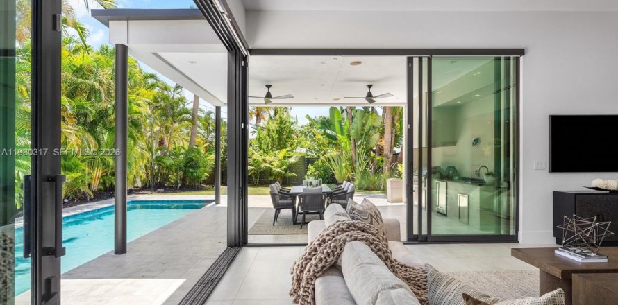 Villa ou maison à Fort Lauderdale, Floride 5 chambres, 401.8 m2 № 2049514