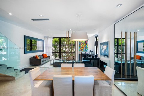 Condominio en venta en Miami Beach, Florida, 4 dormitorios, 200.95 m2 № 1749931 - foto 5