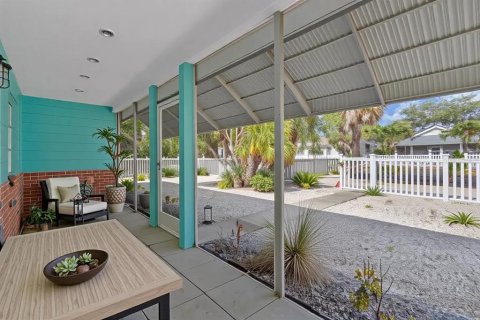 Casa en venta en Gulfport, Florida, 2 dormitorios, 97.27 m2 № 1840626 - foto 2