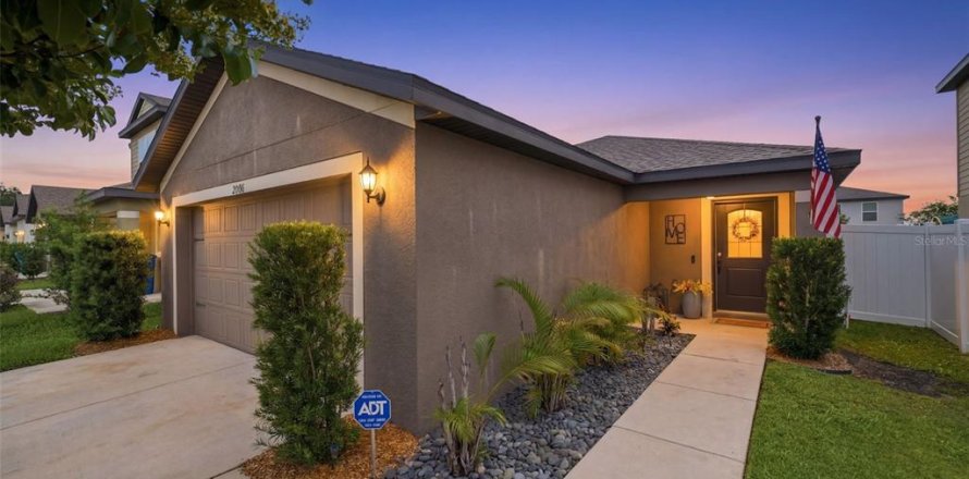 Villa ou maison à Brooksville, Floride 3 chambres, 135.54 m2 № 2097031