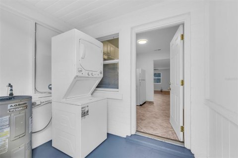 Immobilier commercial à vendre à Orlando, Floride: 4 chambres, 145.67 m2 № 2369084 - photo 21