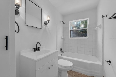Immobilier commercial à vendre à Orlando, Floride: 4 chambres, 145.67 m2 № 2369084 - photo 17