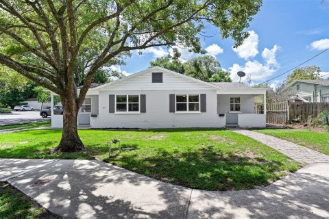 Immobilier commercial à Orlando, Floride 4 chambres, 145.67 m2 № 2369084