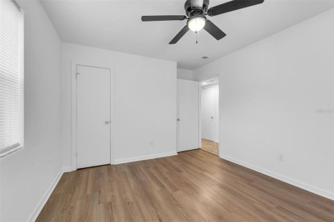 Immobilier commercial à vendre à Orlando, Floride: 4 chambres, 145.67 m2 № 2369084 - photo 4