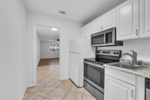Immobilier commercial à vendre à Orlando, Floride: 4 chambres, 145.67 m2 № 2369084 - photo 20