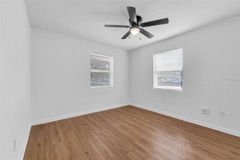 Immobilier commercial à vendre à Orlando, Floride: 4 chambres, 145.67 m2 № 2369084 - photo 15